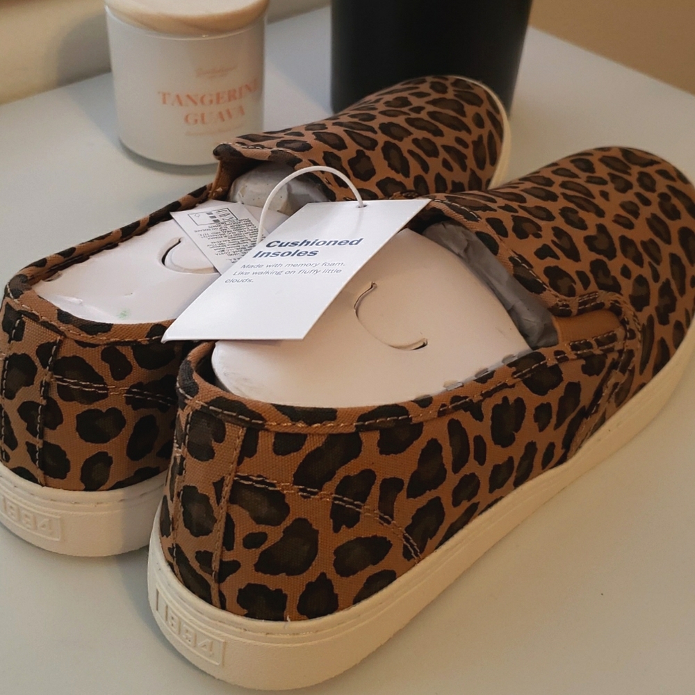 SOLD | Old Navy Canvas Slip-On Sneakers for Women - Picture 6 of 8